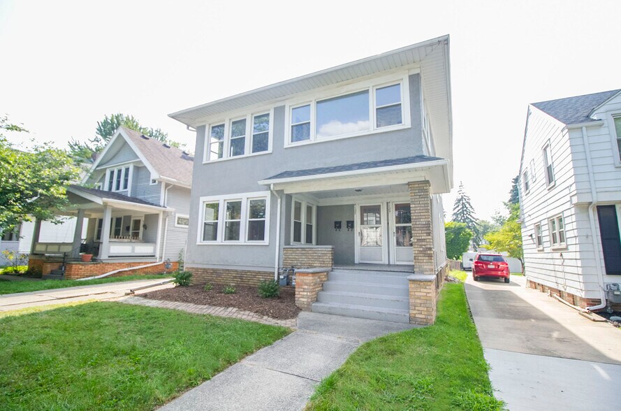 Primary Photo - 4129 N Lockwood Ave