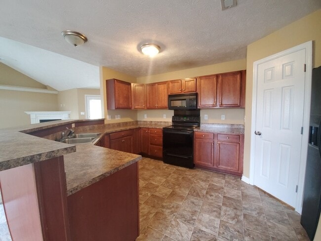 Building Photo - 102 Kennedy Dr