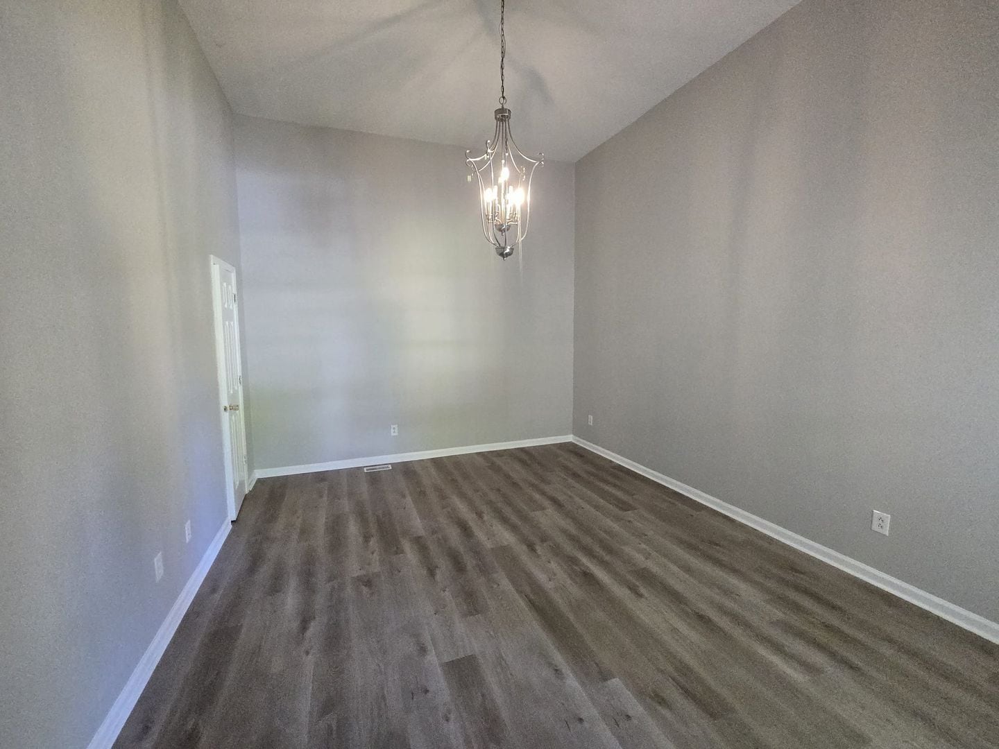 Building Photo - 615 5th Ave E