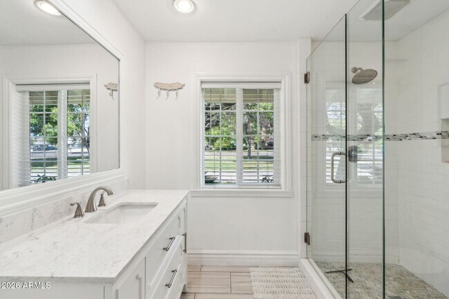 Building Photo - 5339 E Osborn Rd