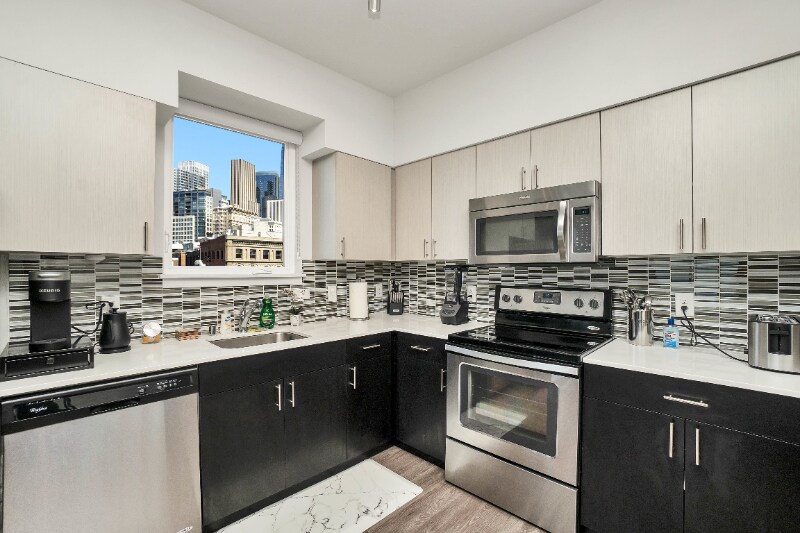 Building Photo - 80 South Main St