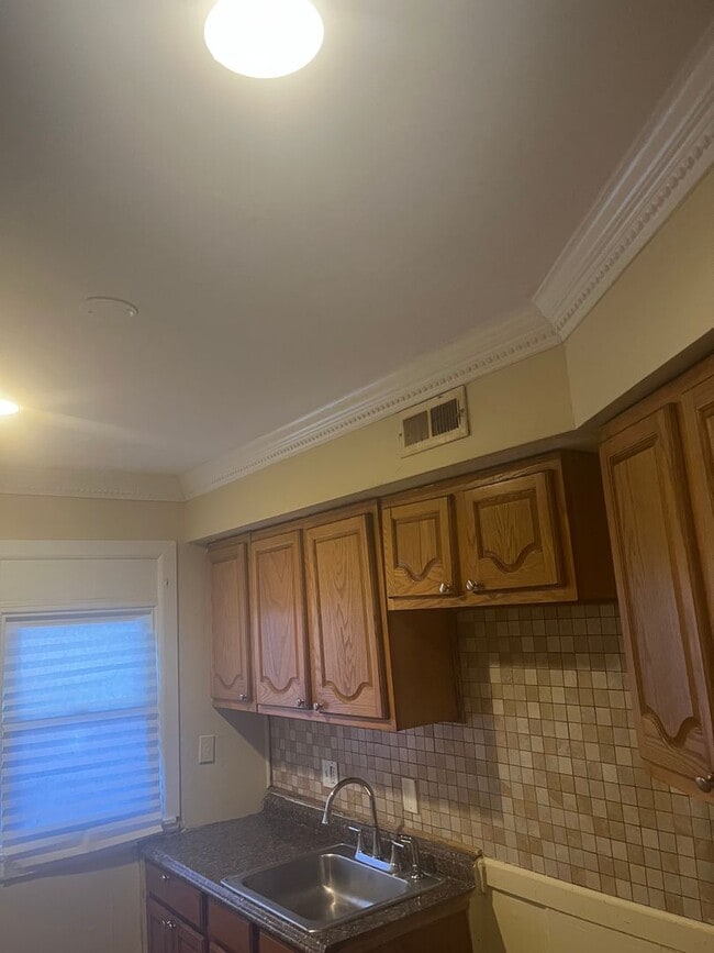 Building Photo - 2359 Druid Hill Ave