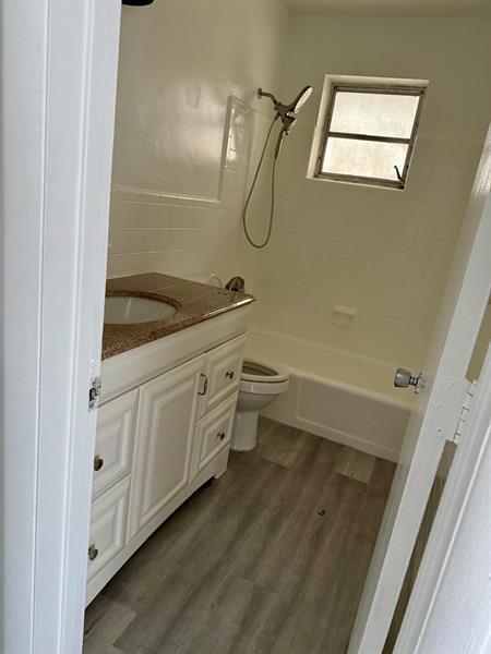 Building Photo - 2837 NE 30th St