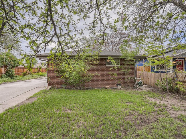 Building Photo - Cozy 3 Bed in the Highlands COMING SOON!!!!