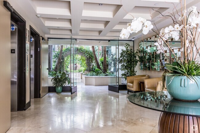 Lobby Photo - Metro Art Brentwood Luxury Living