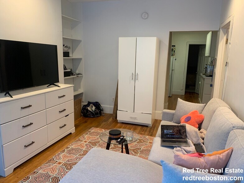 Building Photo - 35 Westland Ave