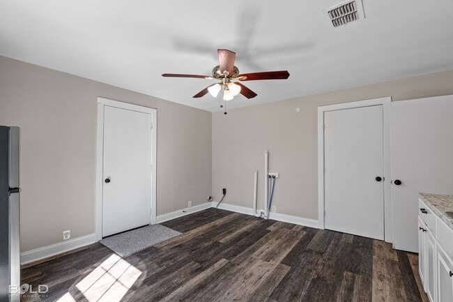 Building Photo - 1129 Boone St