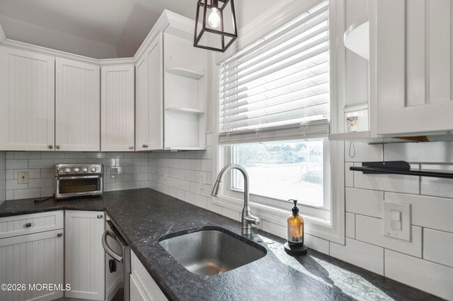 Building Photo - 108 Morris Ave