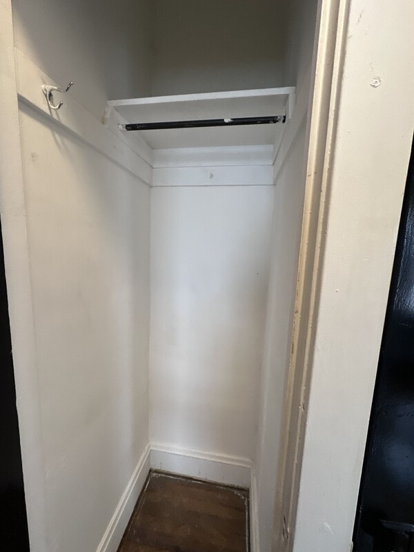 Building Photo - 1442 W 101st St