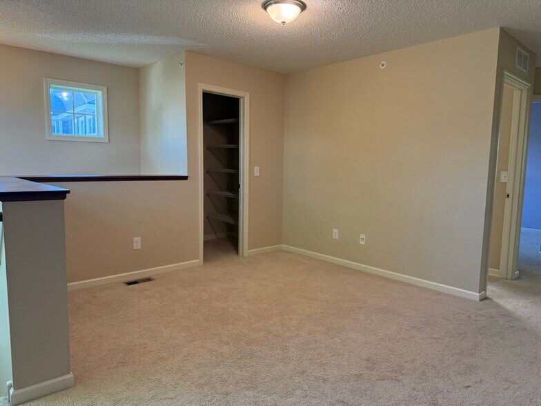 Building Photo - 15726 60th Ave N