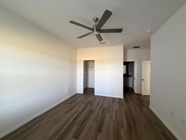 Building Photo - 16077 Badalona Dr