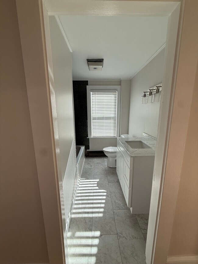 Building Photo - 34 Zella St