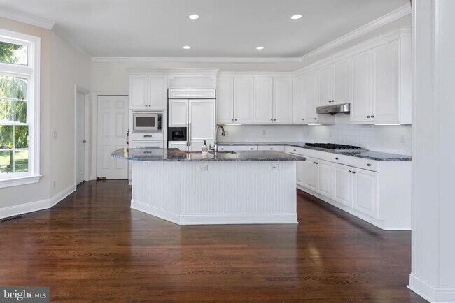 Building Photo - 3 Maidstone Ct