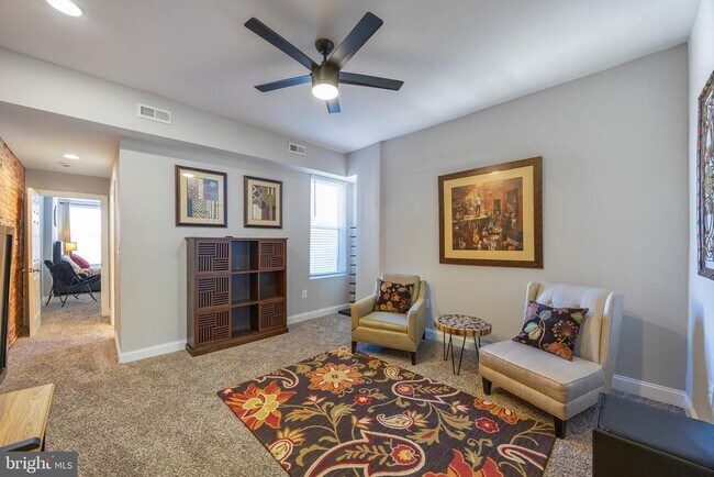 Building Photo - 314 E 22nd St