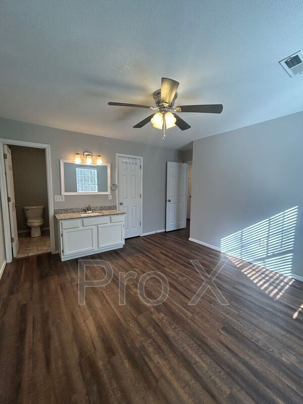 Building Photo - 5707 W Michael Cole Dr