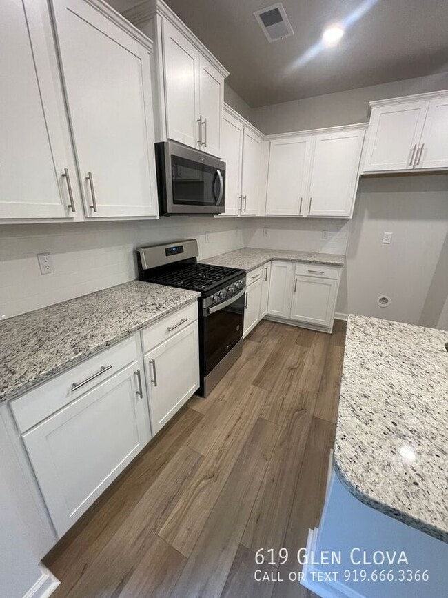 Building Photo - 619 Glen Clova Glen