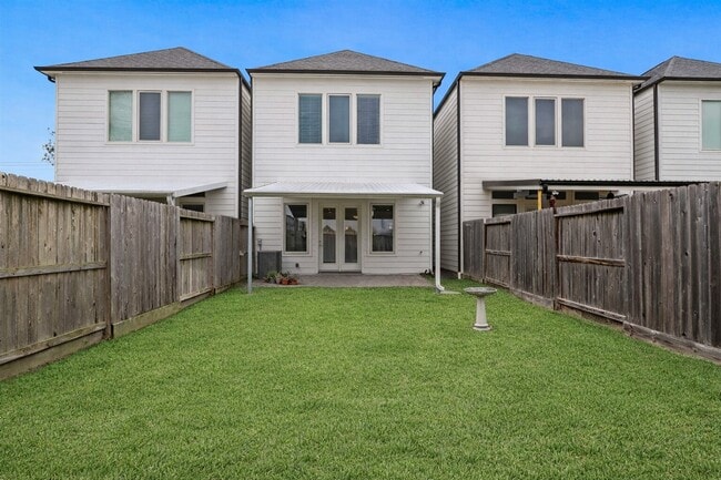 Building Photo - 3022 Maxroy St