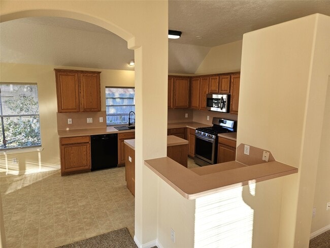 Building Photo - 2121 Crimson Lake Ln