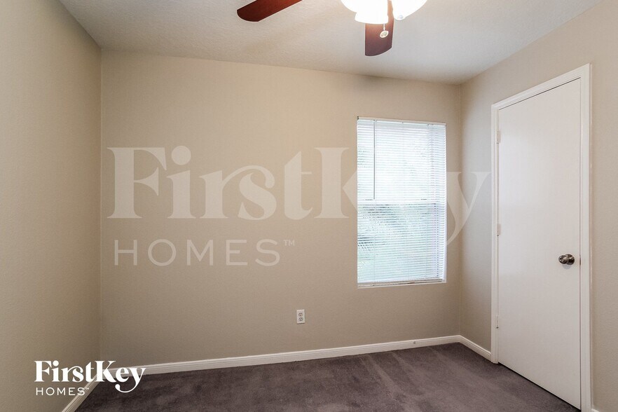 Building Photo - 947 Leadenhall Cir