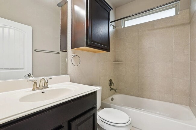 Building Photo - 8804 Vantage Point Dr