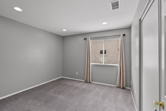 Building Photo - 26426 Cardinal Dr