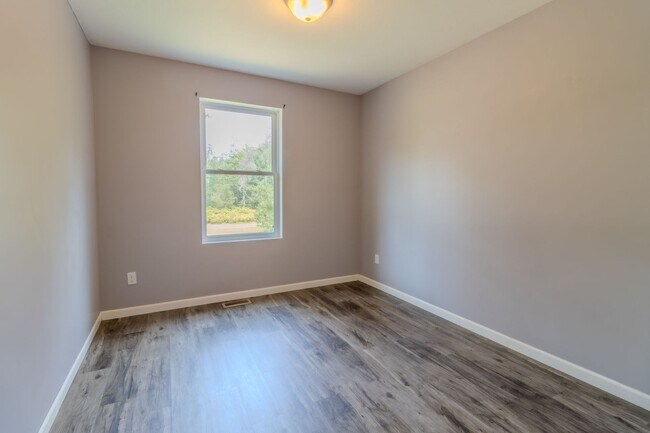 Building Photo - 11821 Lillian Lee Dr