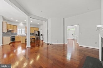 Building Photo - 1106 Pleasant Cir