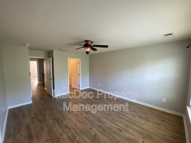 Building Photo - 302 Brenton Rd
