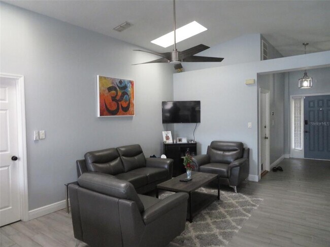 Building Photo - 13107 Point O Wood Ct