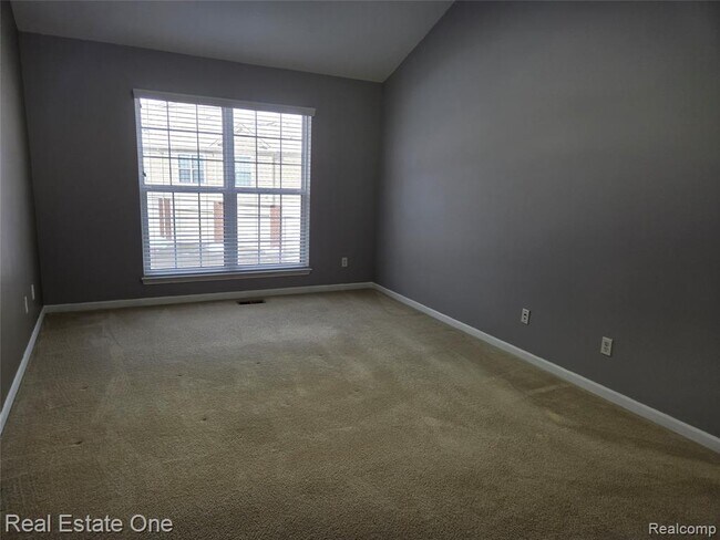 Building Photo - 1716 Deepwood Cir