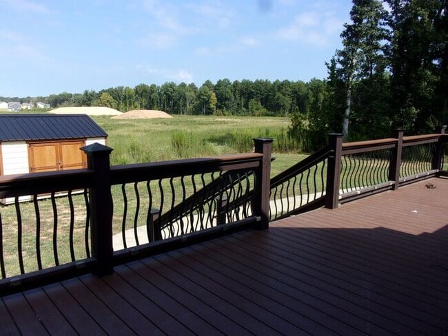 Building Photo - Beautiful Brick Ranch Home on a Large Lot