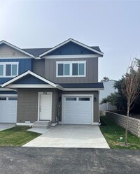 Building Photo - NEWER CONSTRUCTION!! Luxury 3 bedroom, 2.5...