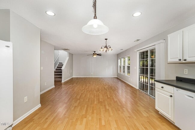 Building Photo - 128 Georgetowne Dr