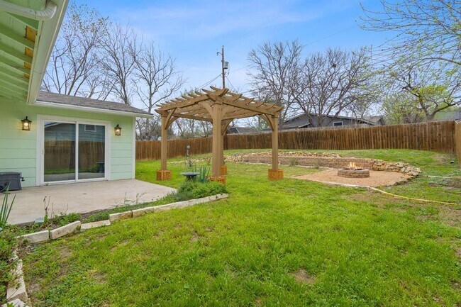 Building Photo - 5211 Halmark Dr