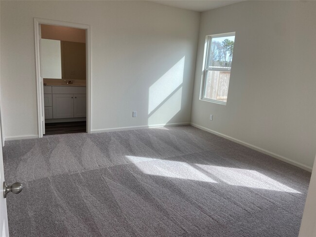 Building Photo - 6186 Emperor Pnes Trl