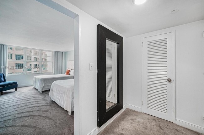 Building Photo - 5101 Collins Ave