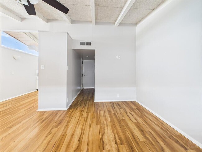 Building Photo - 2404 Longview St
