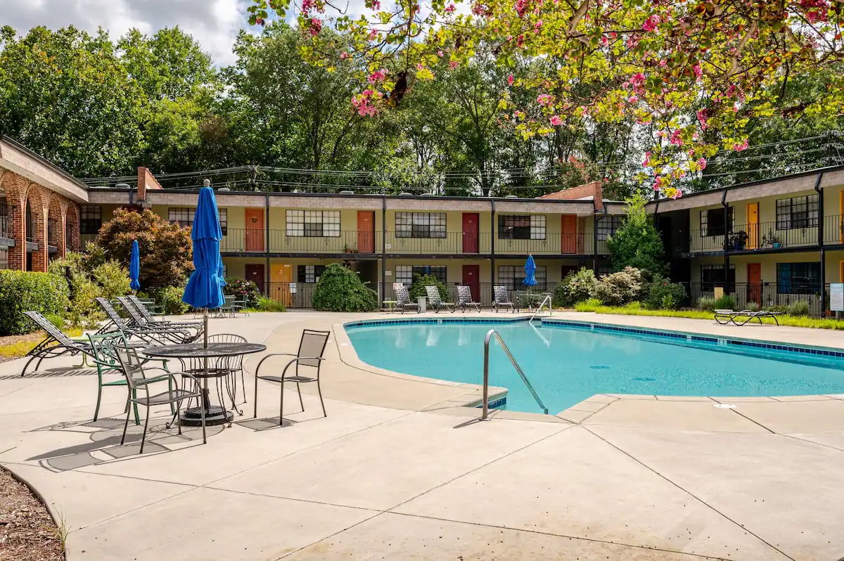 Pool - 807 W Trinity Ave, Unit 128