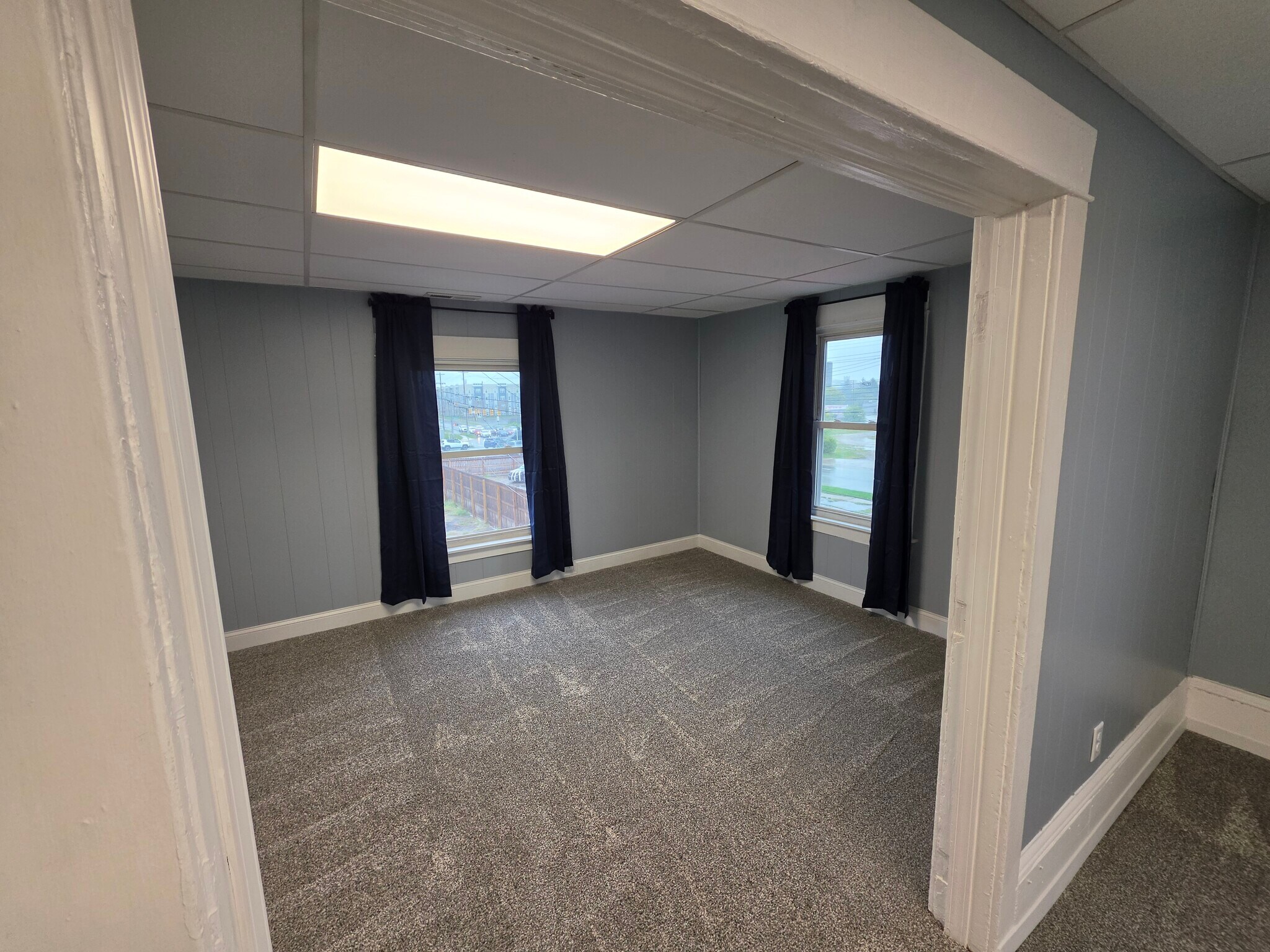 Living Room - 607 Manchester St