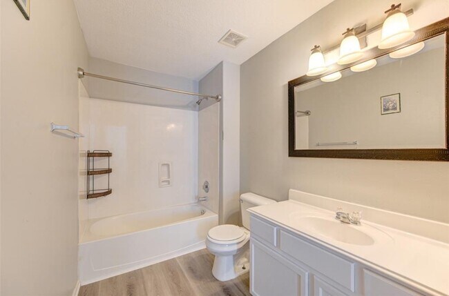 Building Photo - 15002 Sunset Bay Ct