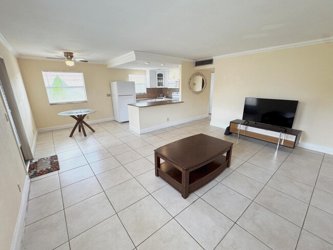 Building Photo - 301 Seville Dr
