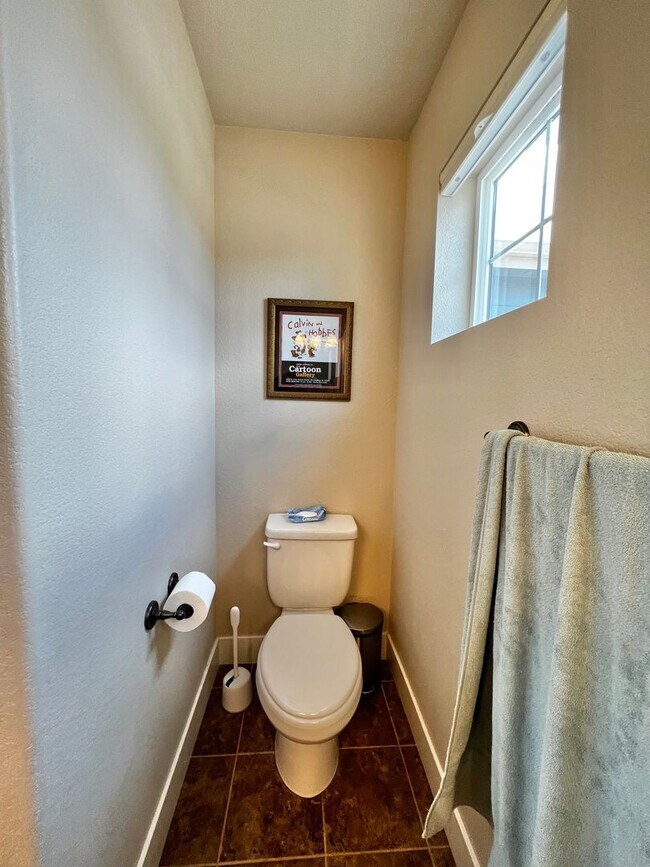 Building Photo - Beautiful 5 Bed House in North Fort Collins!