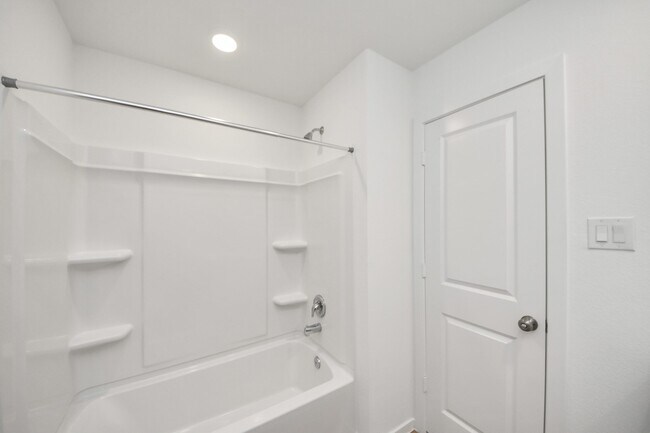 Building Photo - 3037 Pensacola Dr