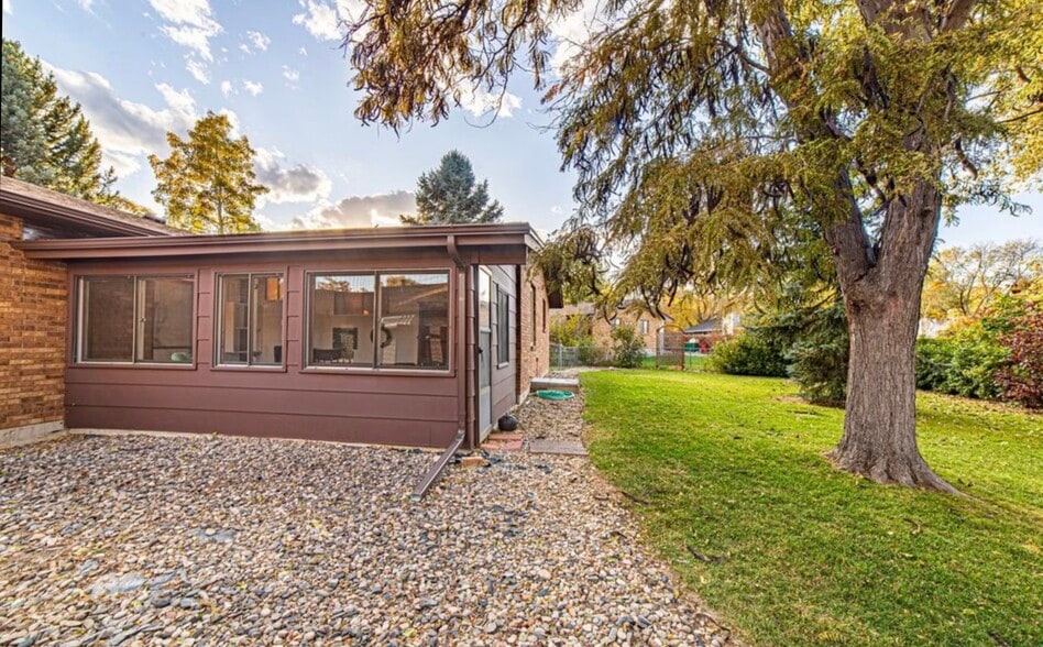 Building Photo - 1143 Ulmus Dr