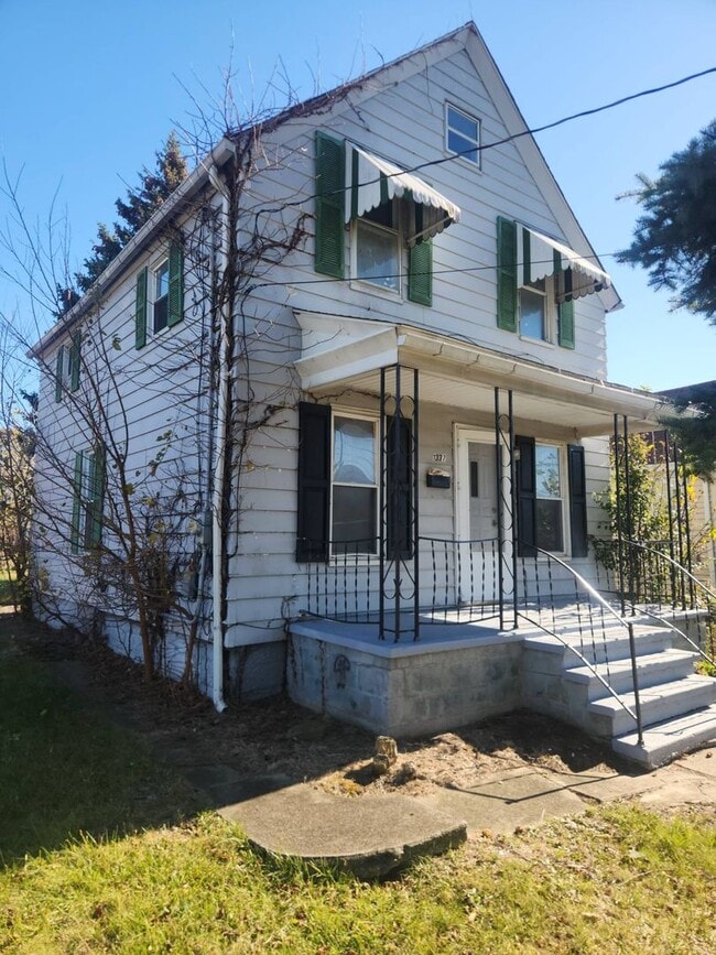 Building Photo - Charming 4-Bedroom Property in Prime Locat...