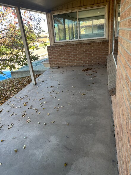 Primary Photo - 5670 W 51st Ave