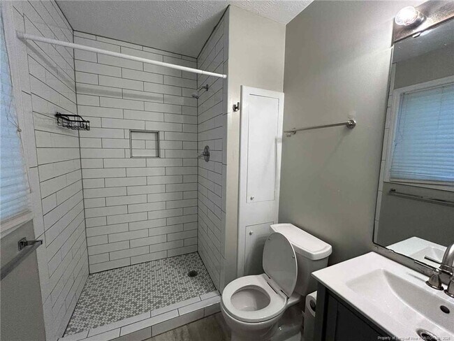 Building Photo - 8043 Canterbury Cir