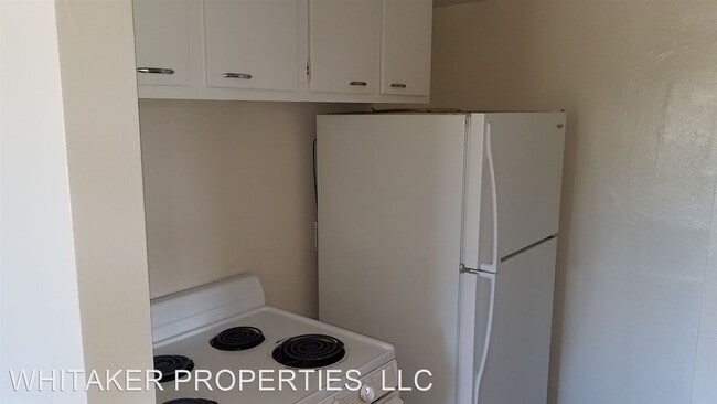 Building Photo - 4399 Riverside Dr