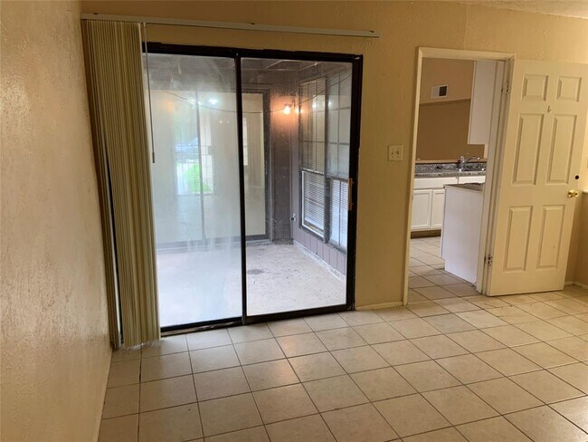 Building Photo - 5613 Hollow Pines Dr