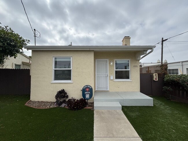 Building Photo - Charming 2BD/1BA Home in Morena with Large Yard, In-Unit Laundry & Detached Garage